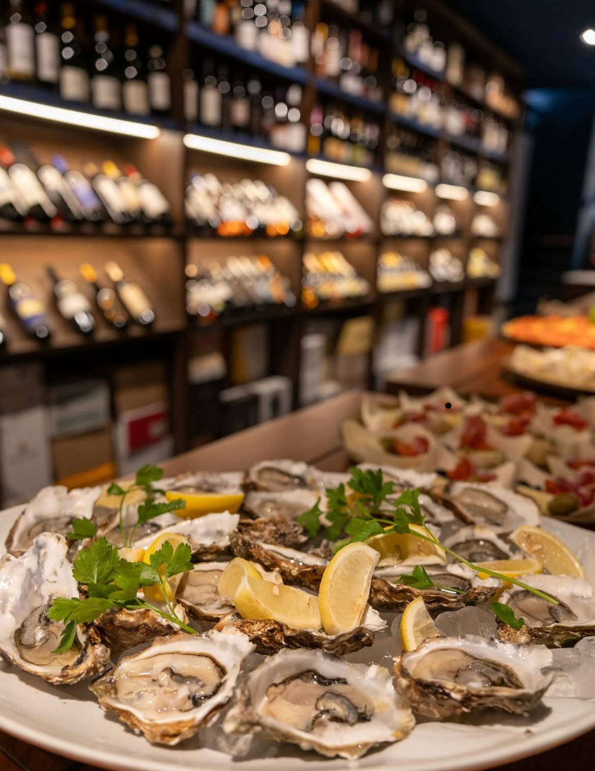 Enocteca Blu Wiesloch Austern -Nichts passt besser zu einem Glas kühlem Wein als die perfekte Auster